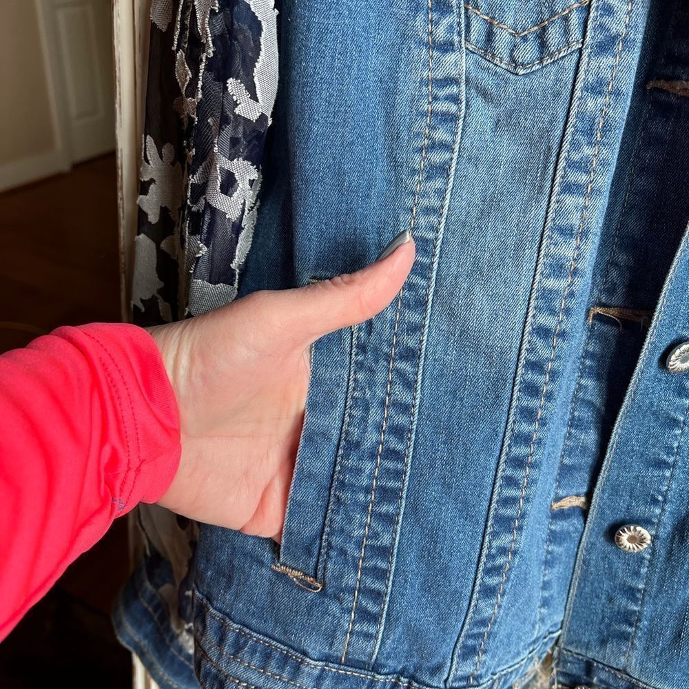 Live A Little Cropped Jean Jacket NWOT - Picture 5 of 9